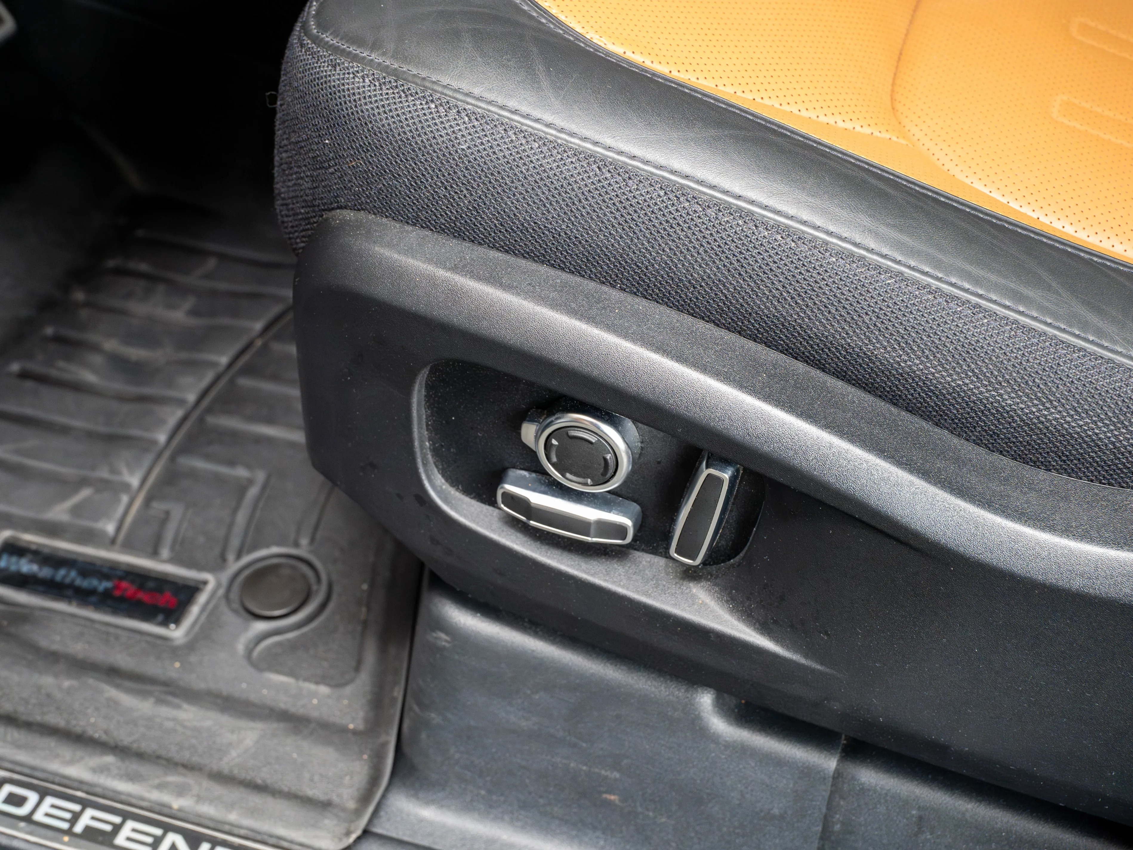 2024 Land Rover Defender 130 P400 X
