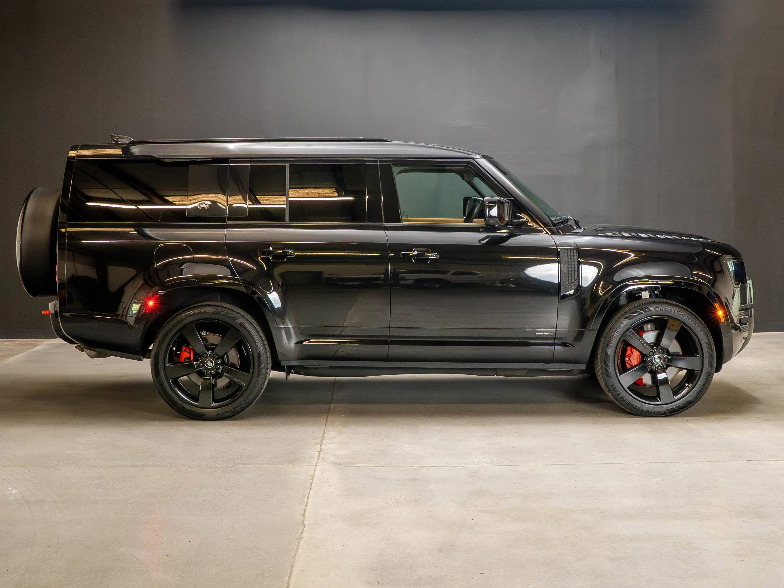 2024 Land Rover Defender 130 P400 X - 5