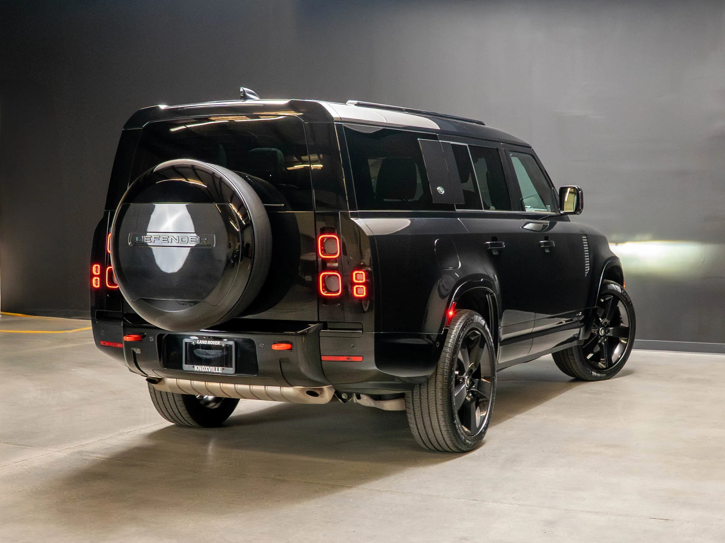 2024 Land Rover Defender 130 P400 X