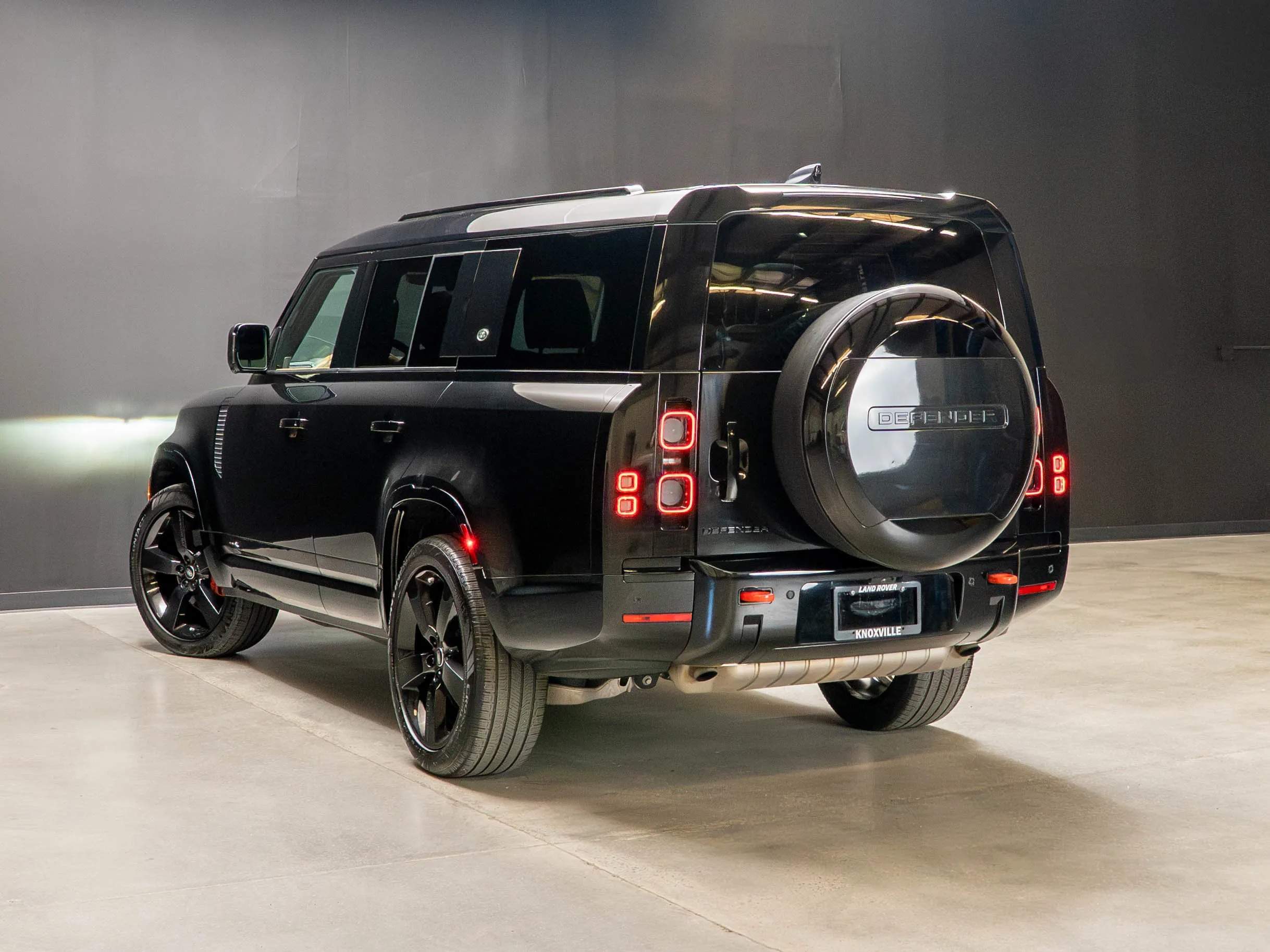 2024 Land Rover Defender 130 P400 X - 4