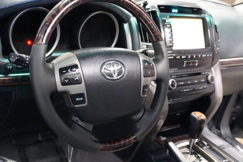 2011 Toyota Land Cruiser