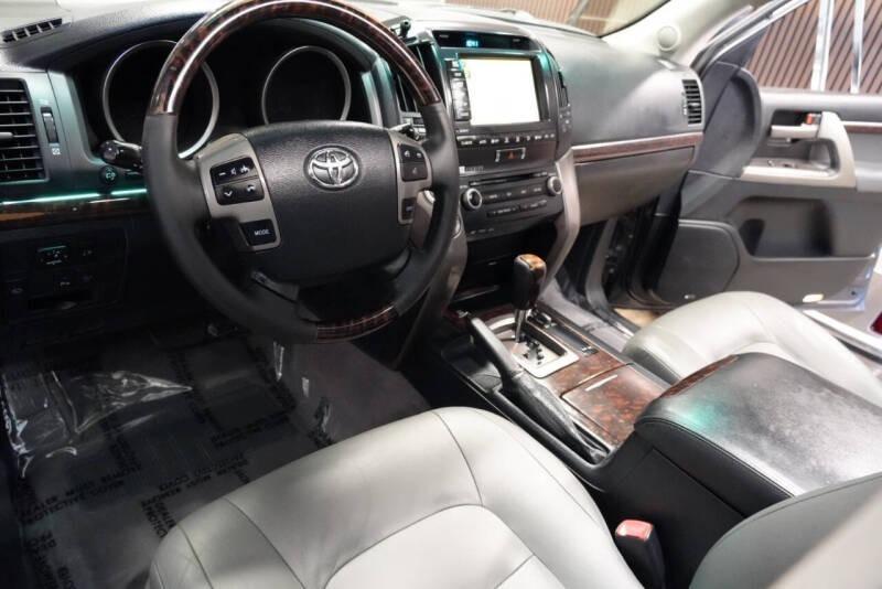 2011 Toyota Land Cruiser
