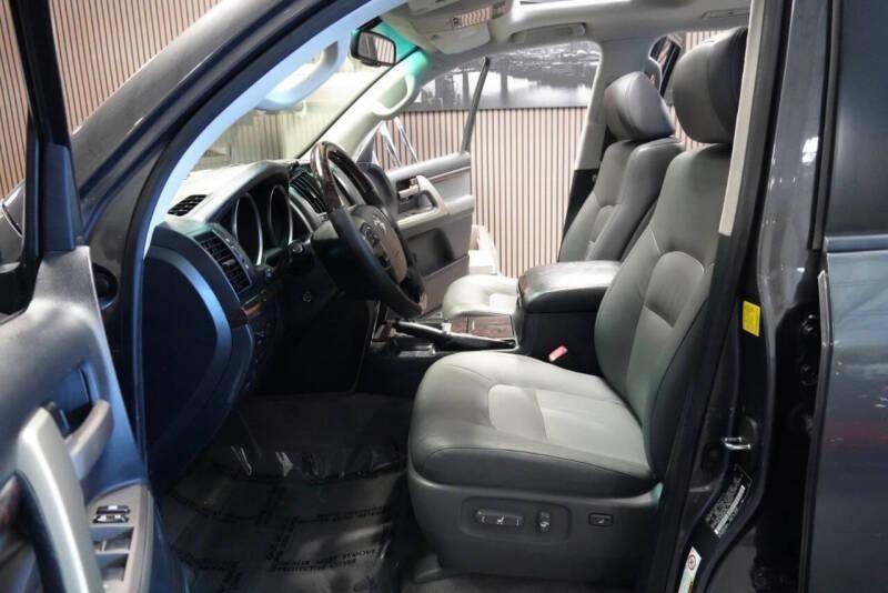 2011 Toyota Land Cruiser