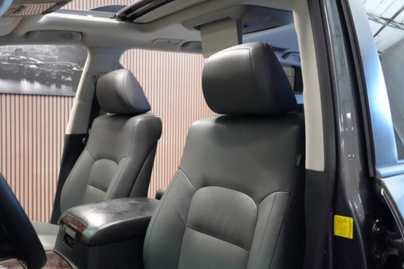2011 Toyota Land Cruiser