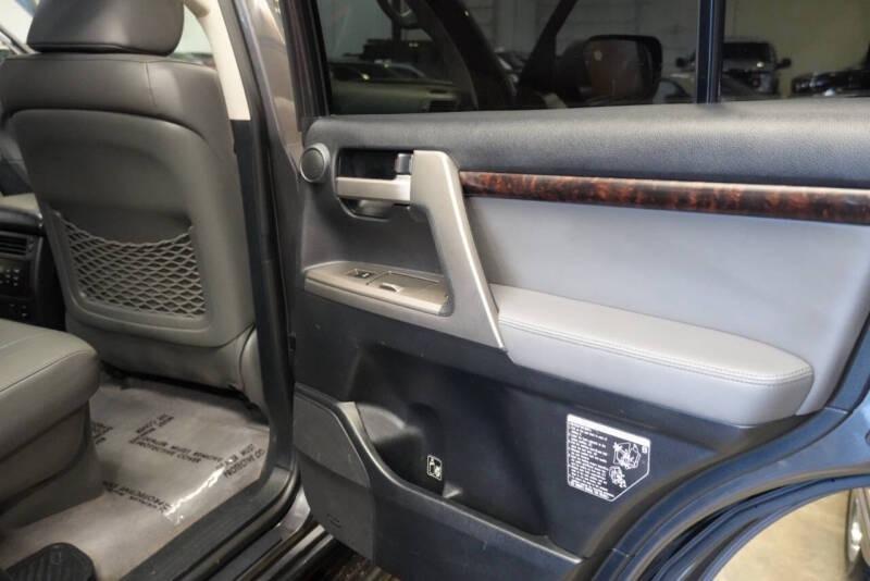 2011 Toyota Land Cruiser