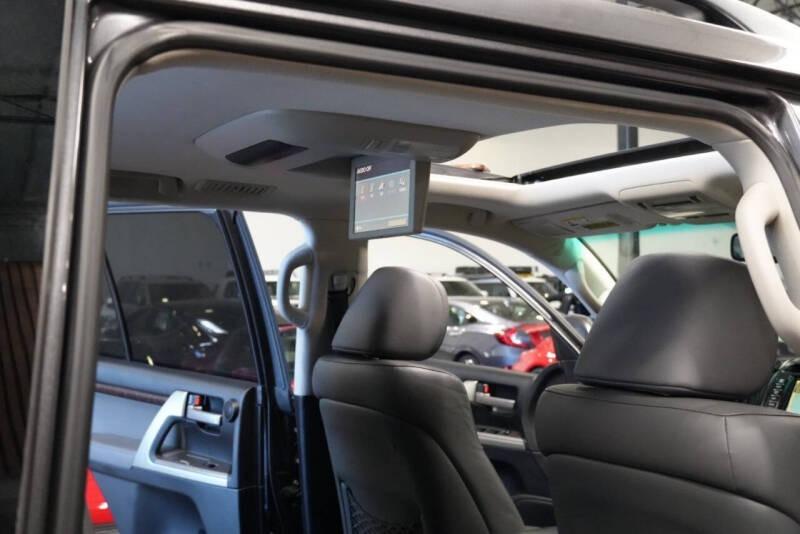 2011 Toyota Land Cruiser