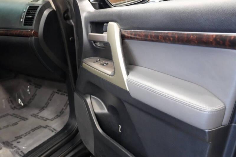 2011 Toyota Land Cruiser