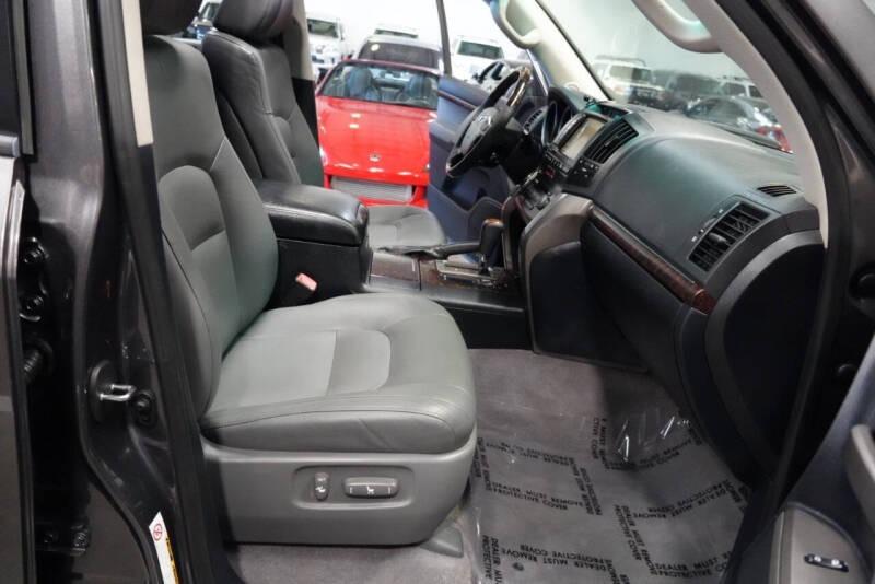 2011 Toyota Land Cruiser