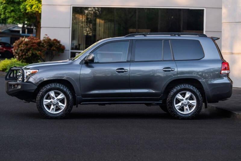 2011 Toyota Land Cruiser - 3