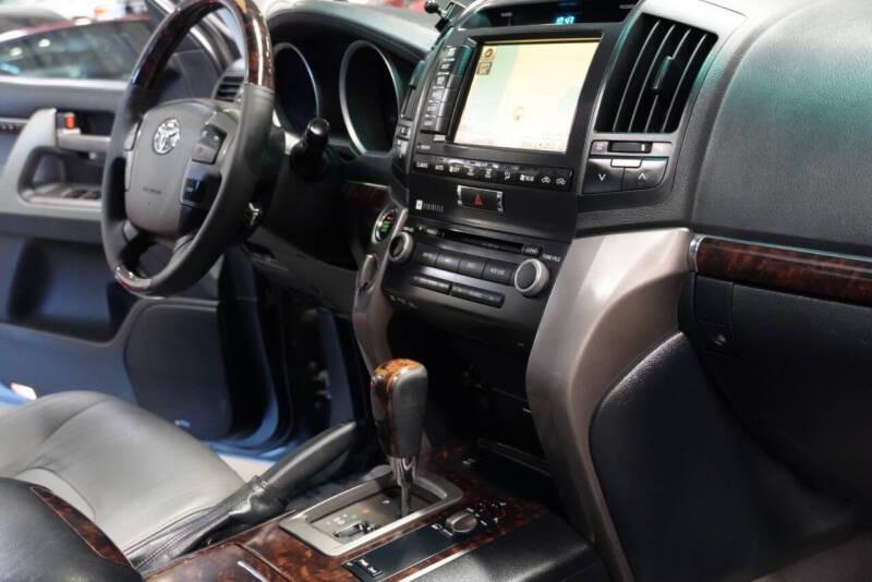 2011 Toyota Land Cruiser
