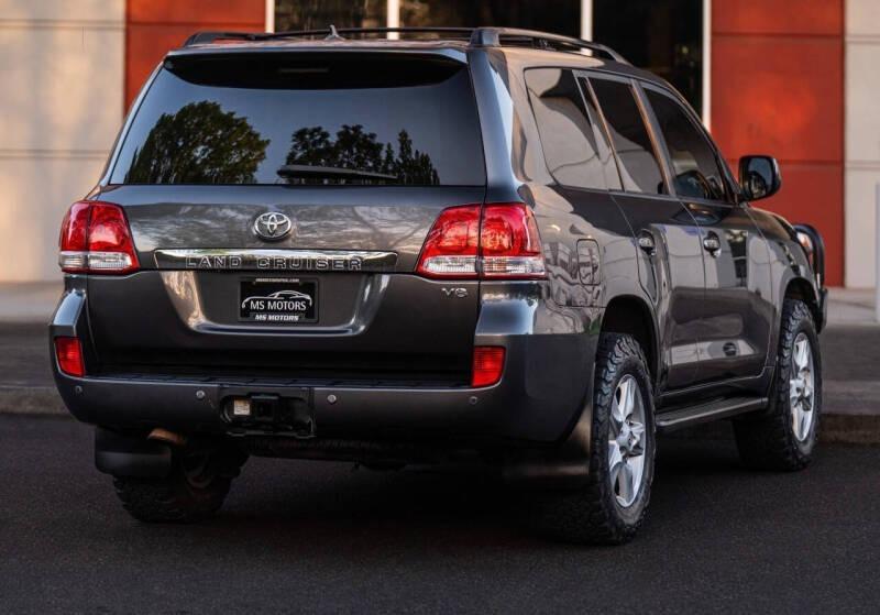 2011 Toyota Land Cruiser - 4