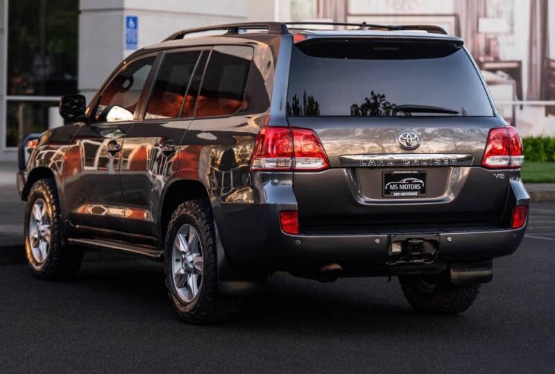2011 Toyota Land Cruiser - 5
