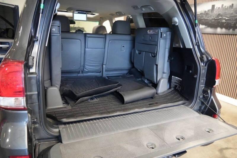 2011 Toyota Land Cruiser