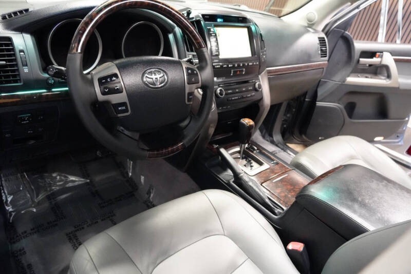 2011 Toyota Land Cruiser