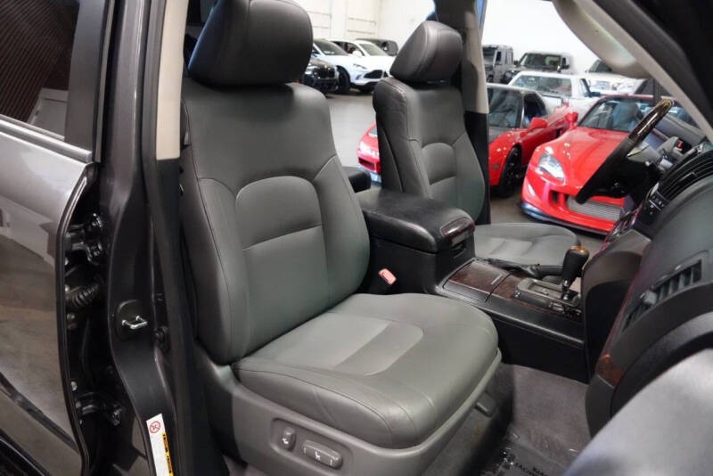 2011 Toyota Land Cruiser