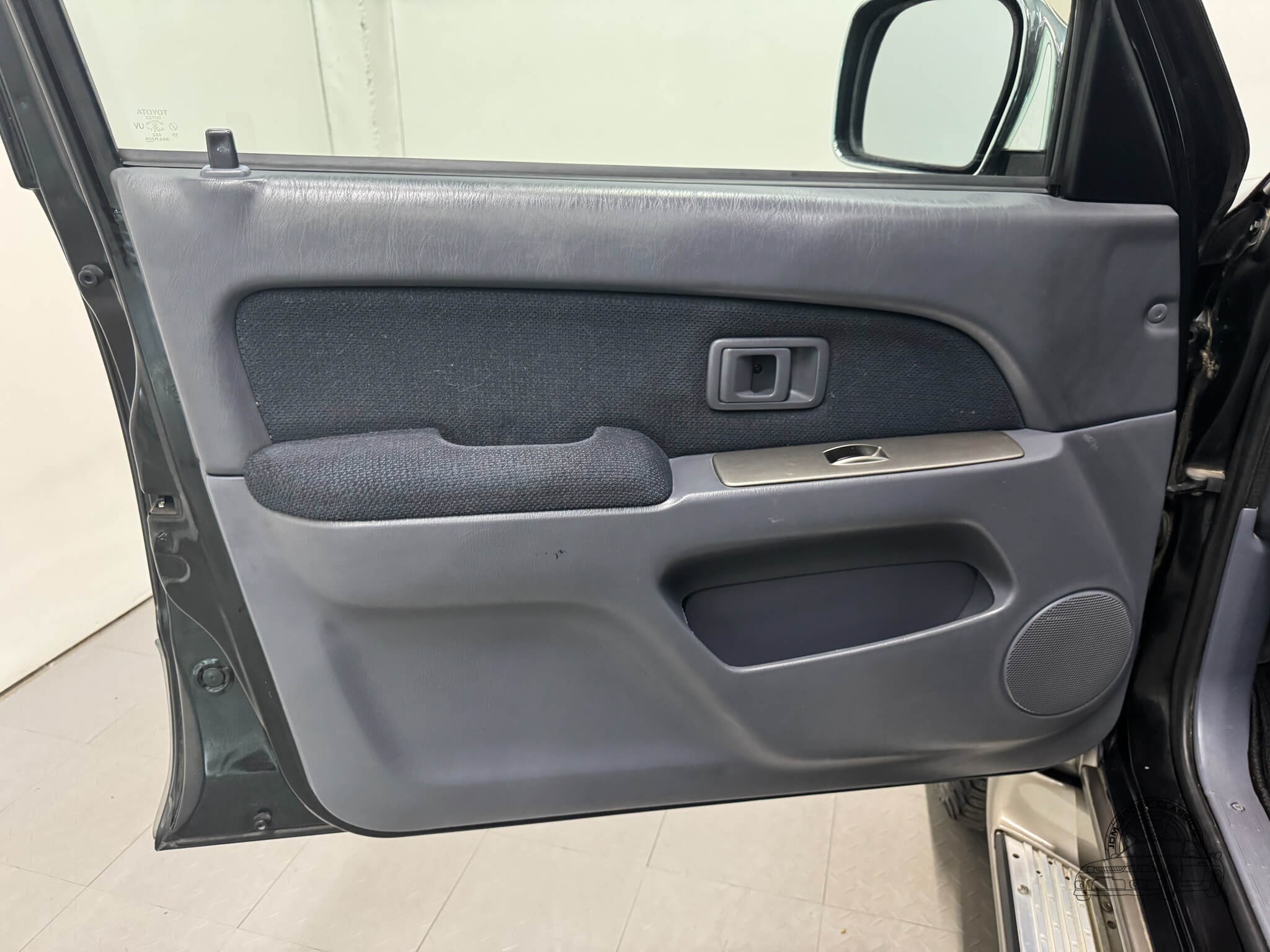 1999 Toyota Hilux Surf SSR-X V-Selection