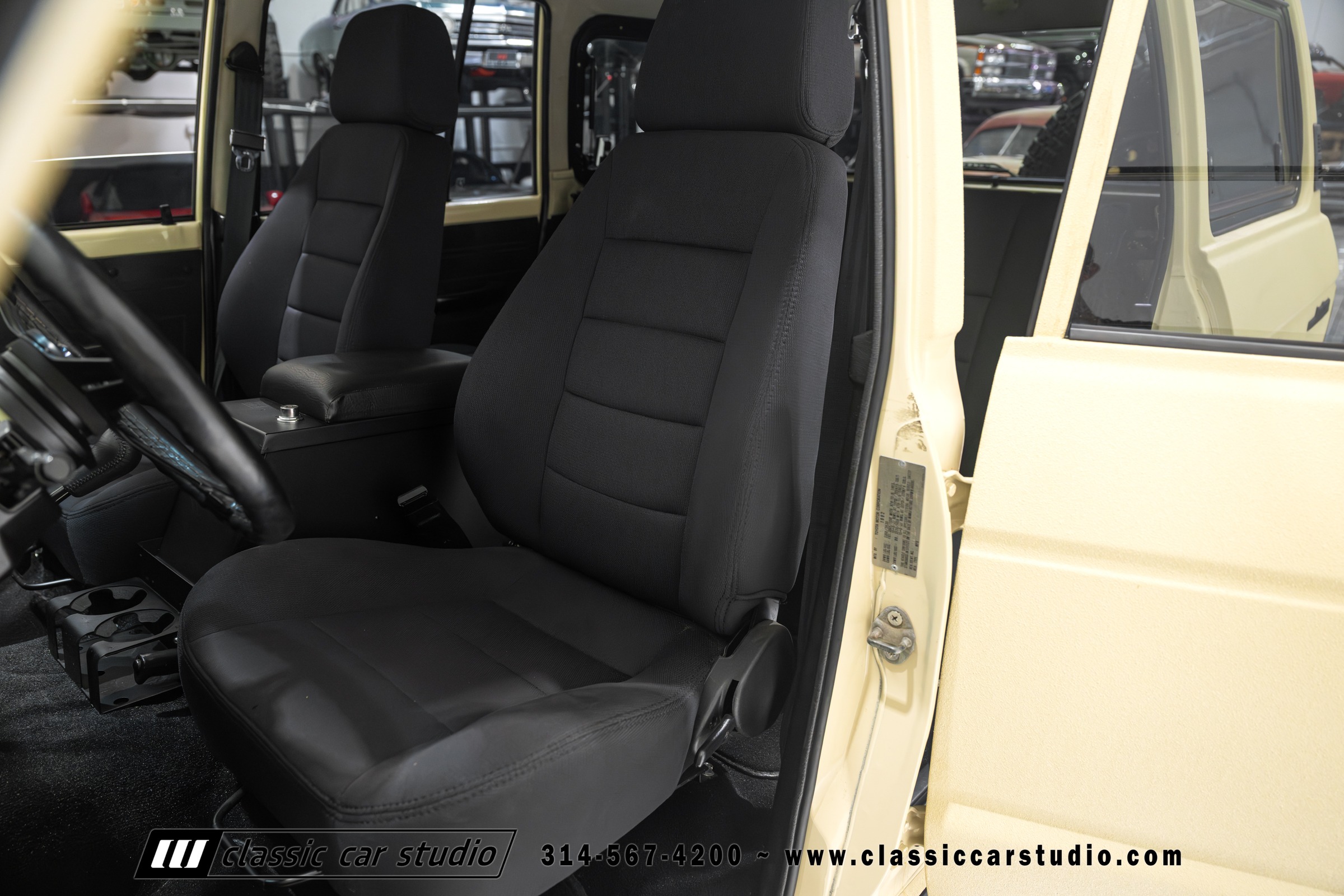 1982 Toyota Land Cruiser FJ60 Restomod