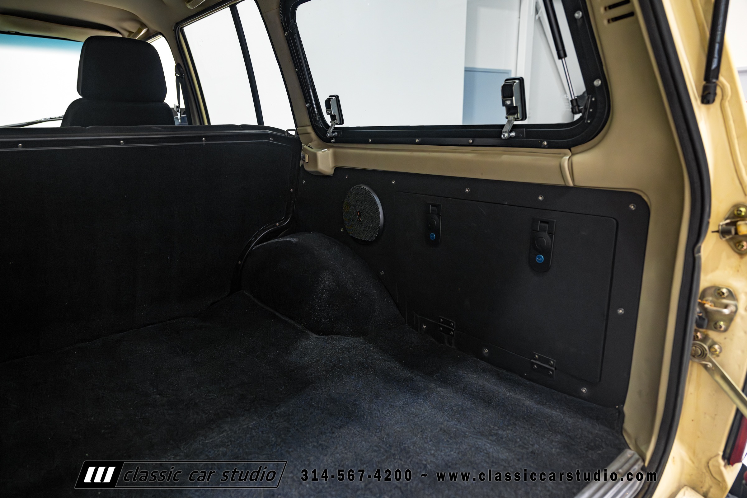 1982 Toyota Land Cruiser FJ60 Restomod