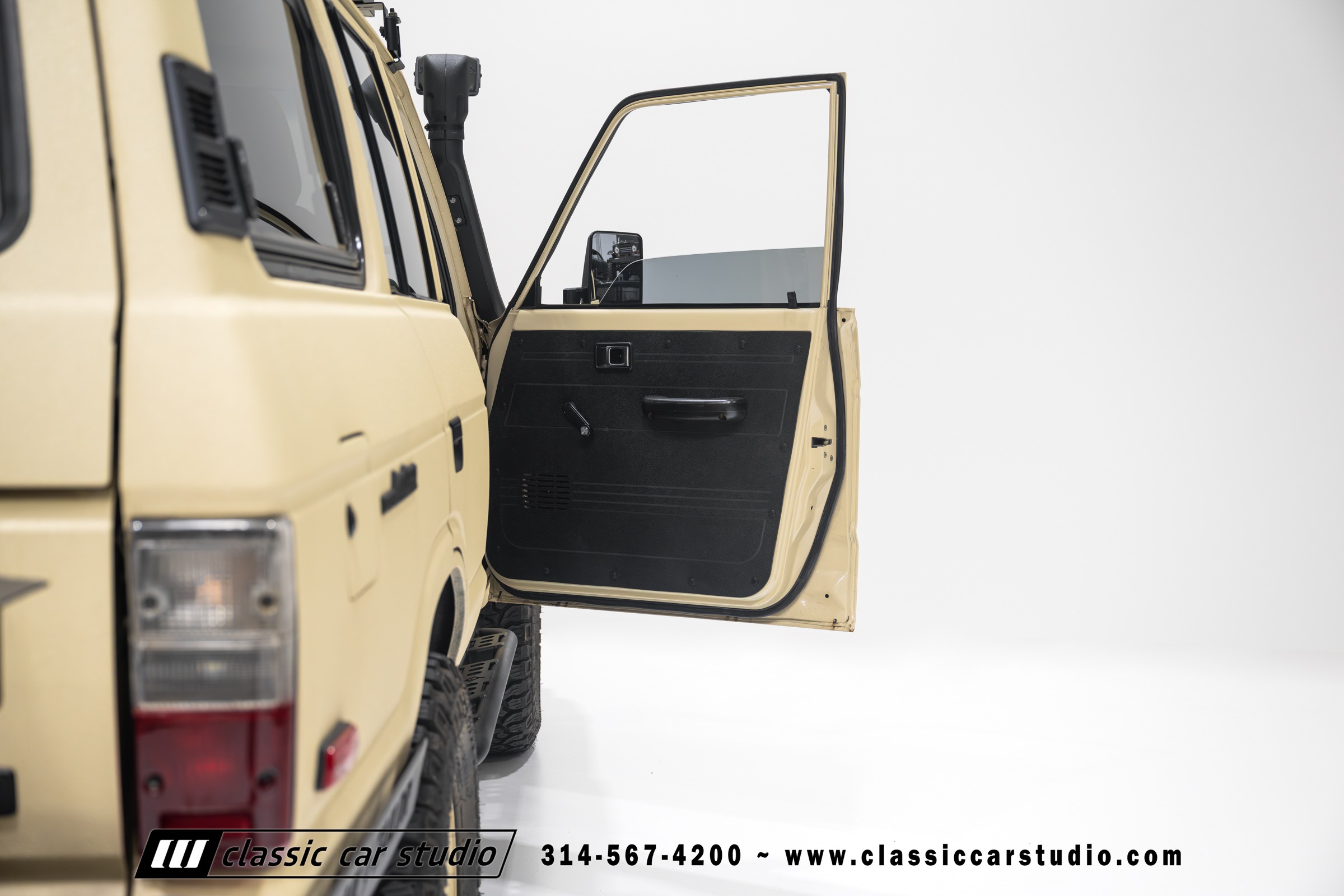 1982 Toyota Land Cruiser FJ60 Restomod