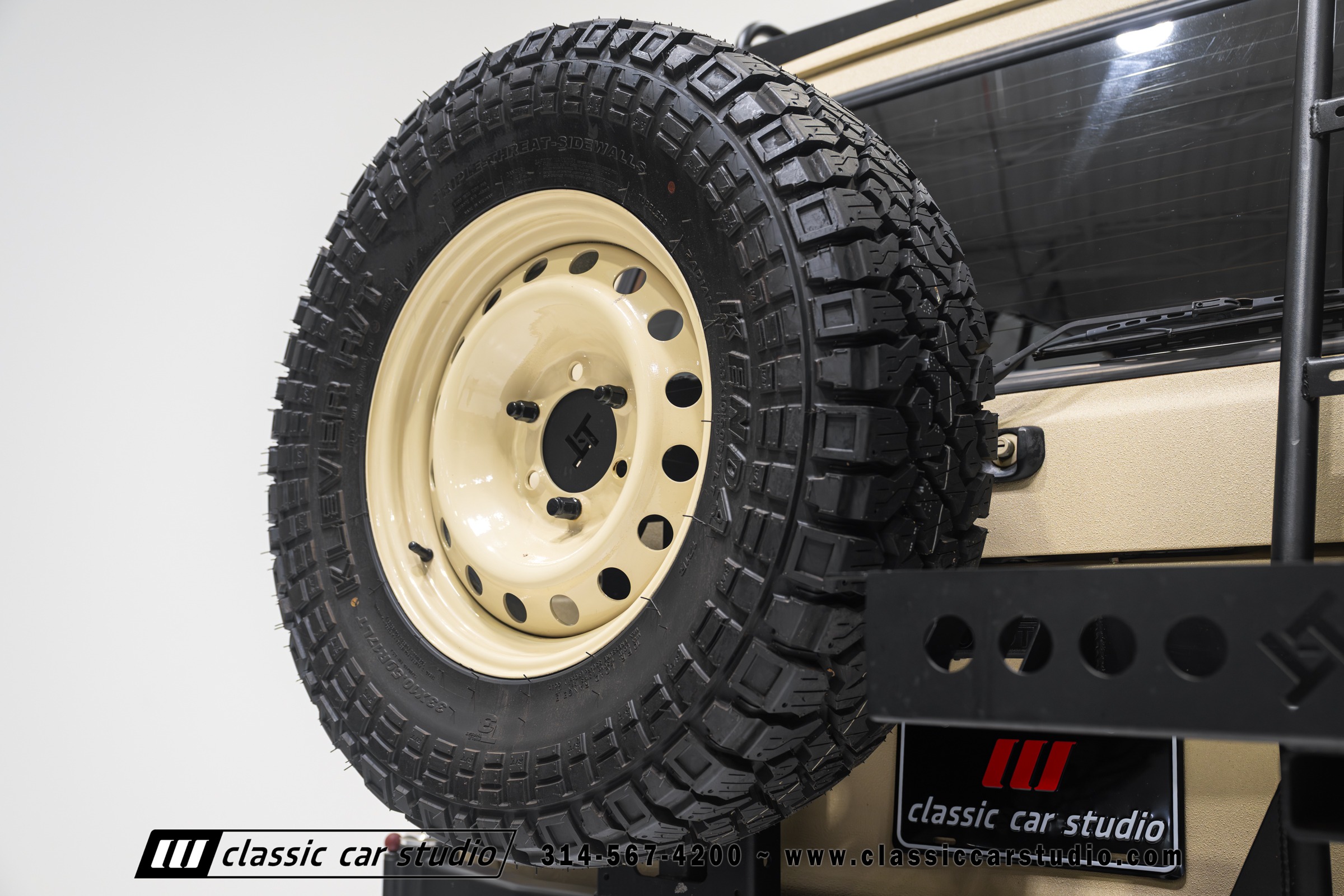 1982 Toyota Land Cruiser FJ60 Restomod