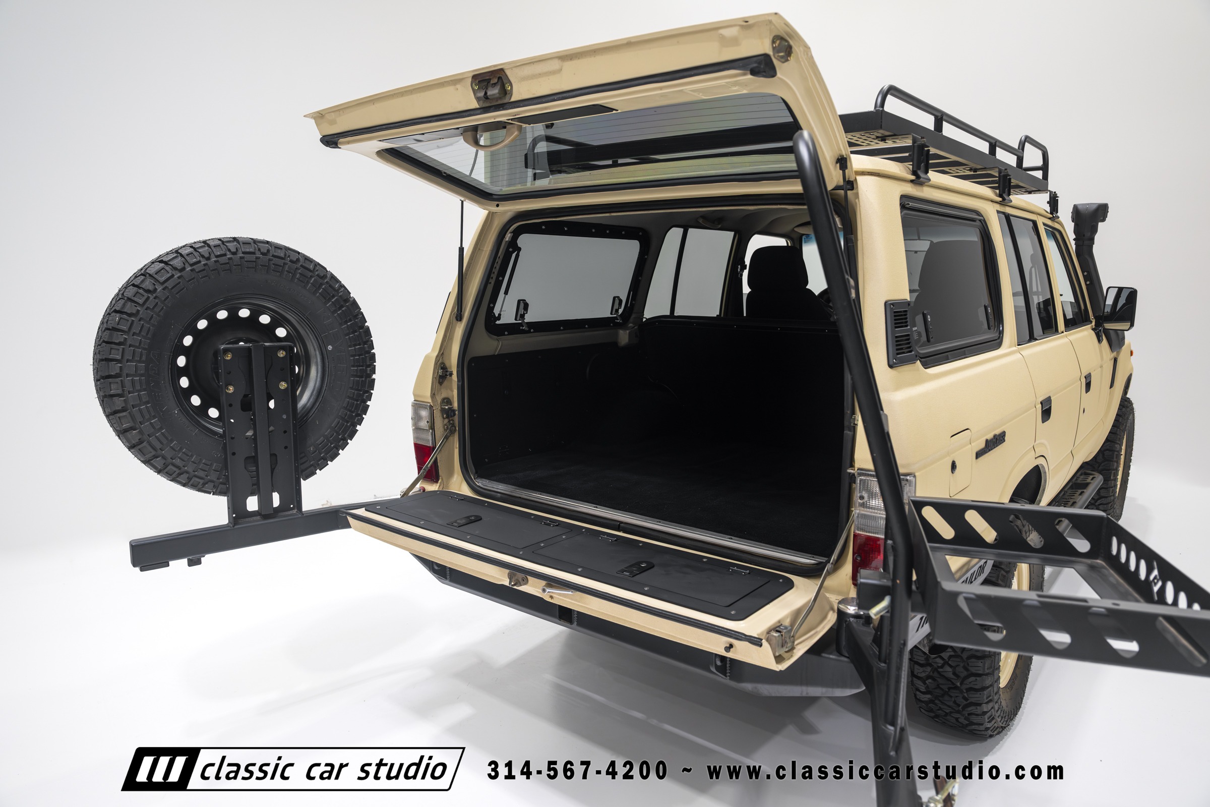 1982 Toyota Land Cruiser FJ60 Restomod