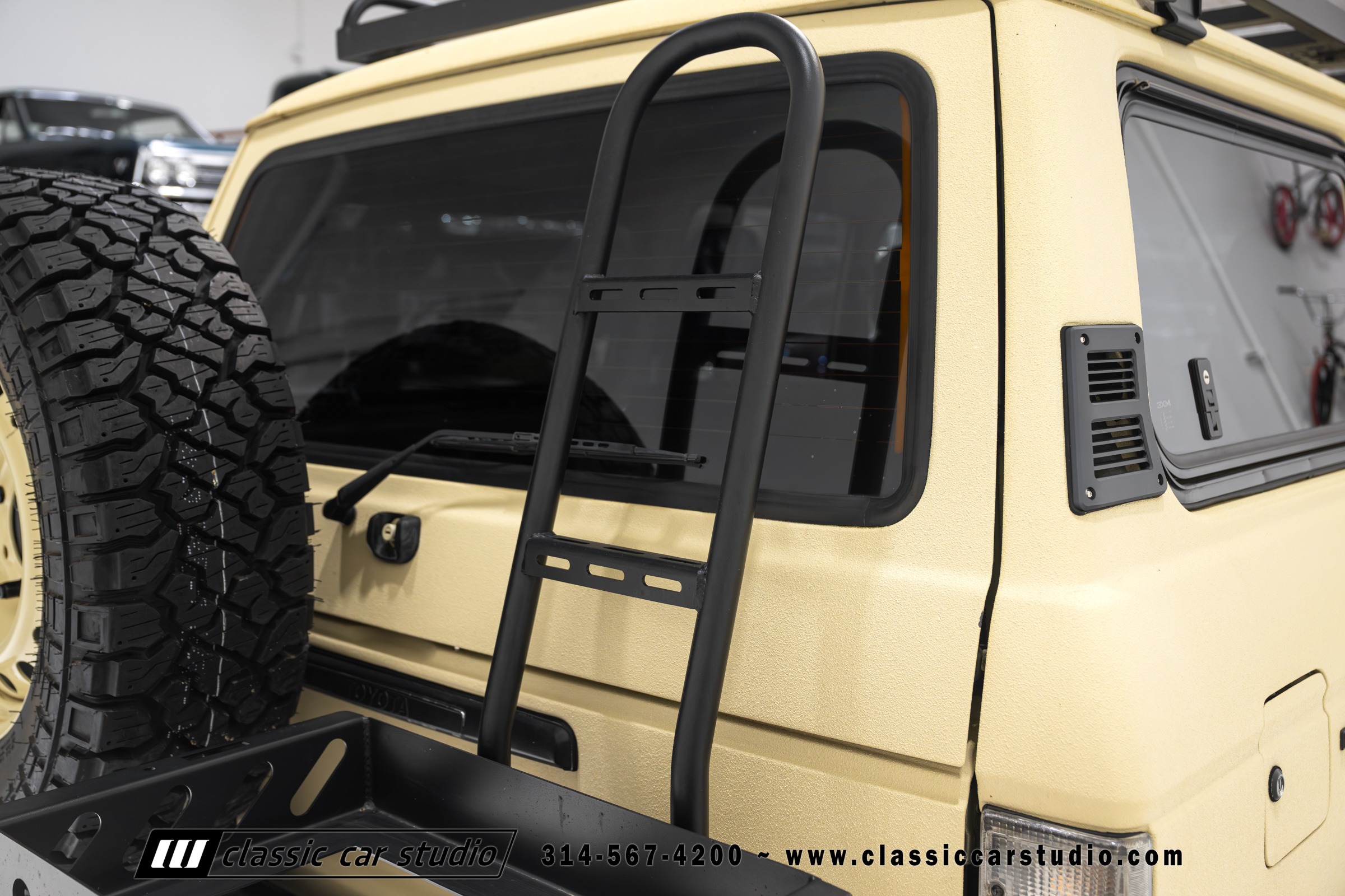 1982 Toyota Land Cruiser FJ60 Restomod