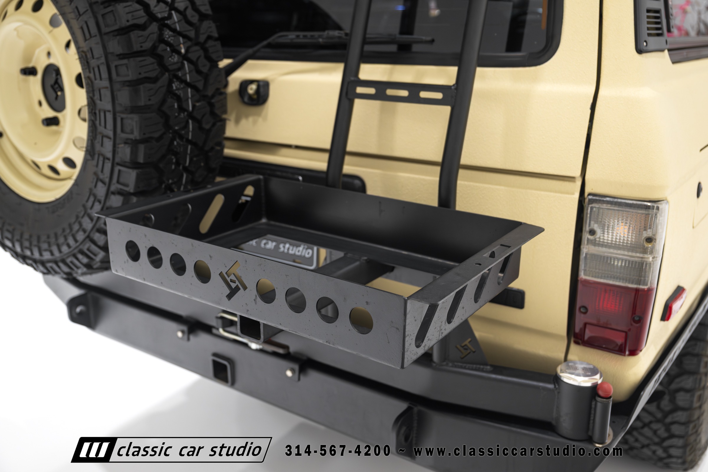 1982 Toyota Land Cruiser FJ60 Restomod