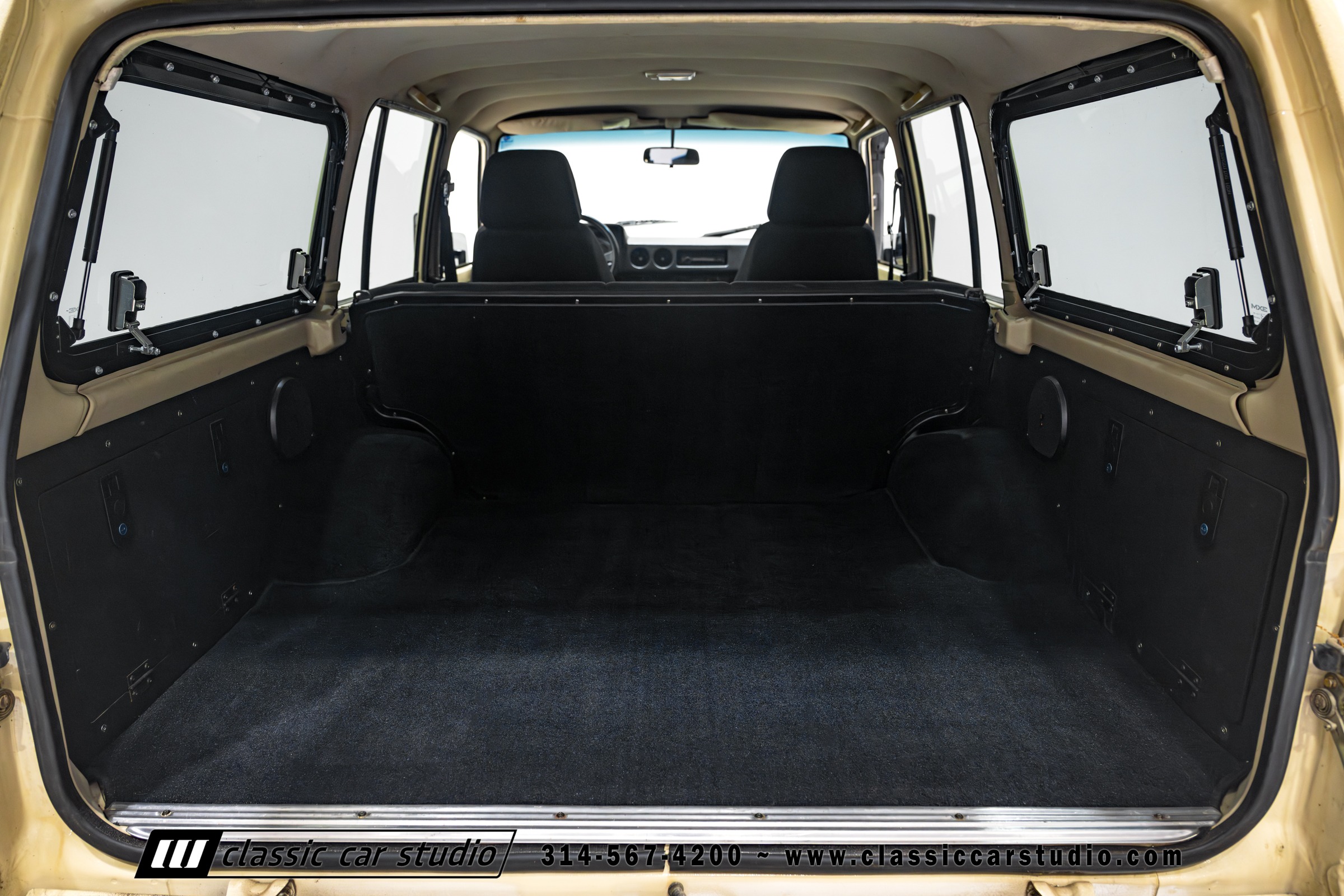 1982 Toyota Land Cruiser FJ60 Restomod