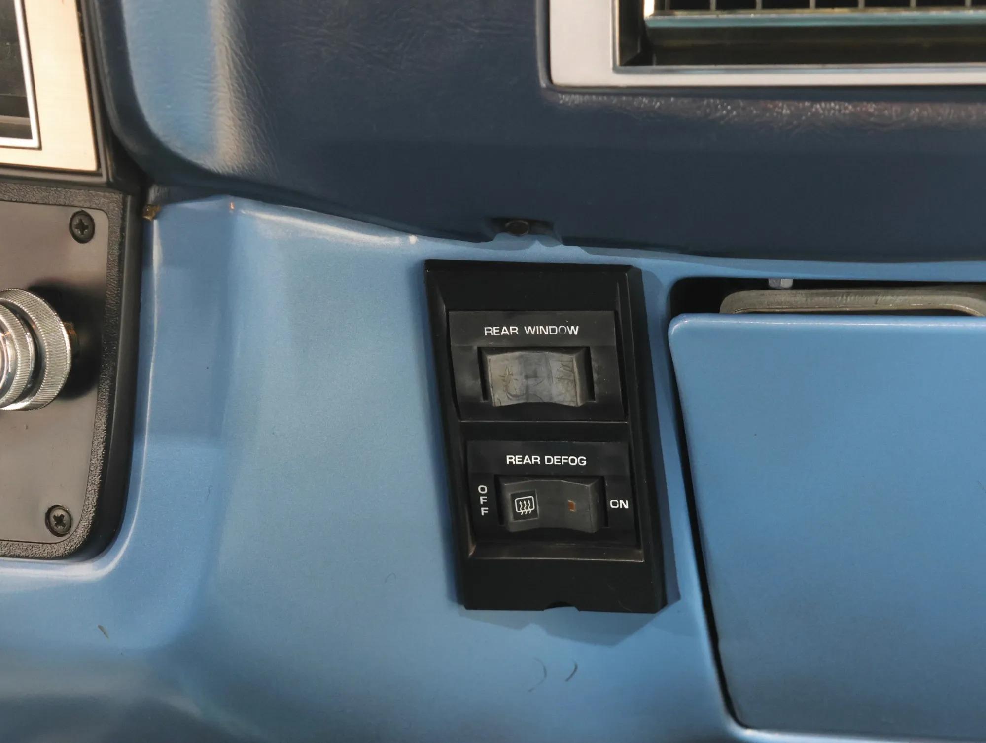 1987 GMC Suburban R1500