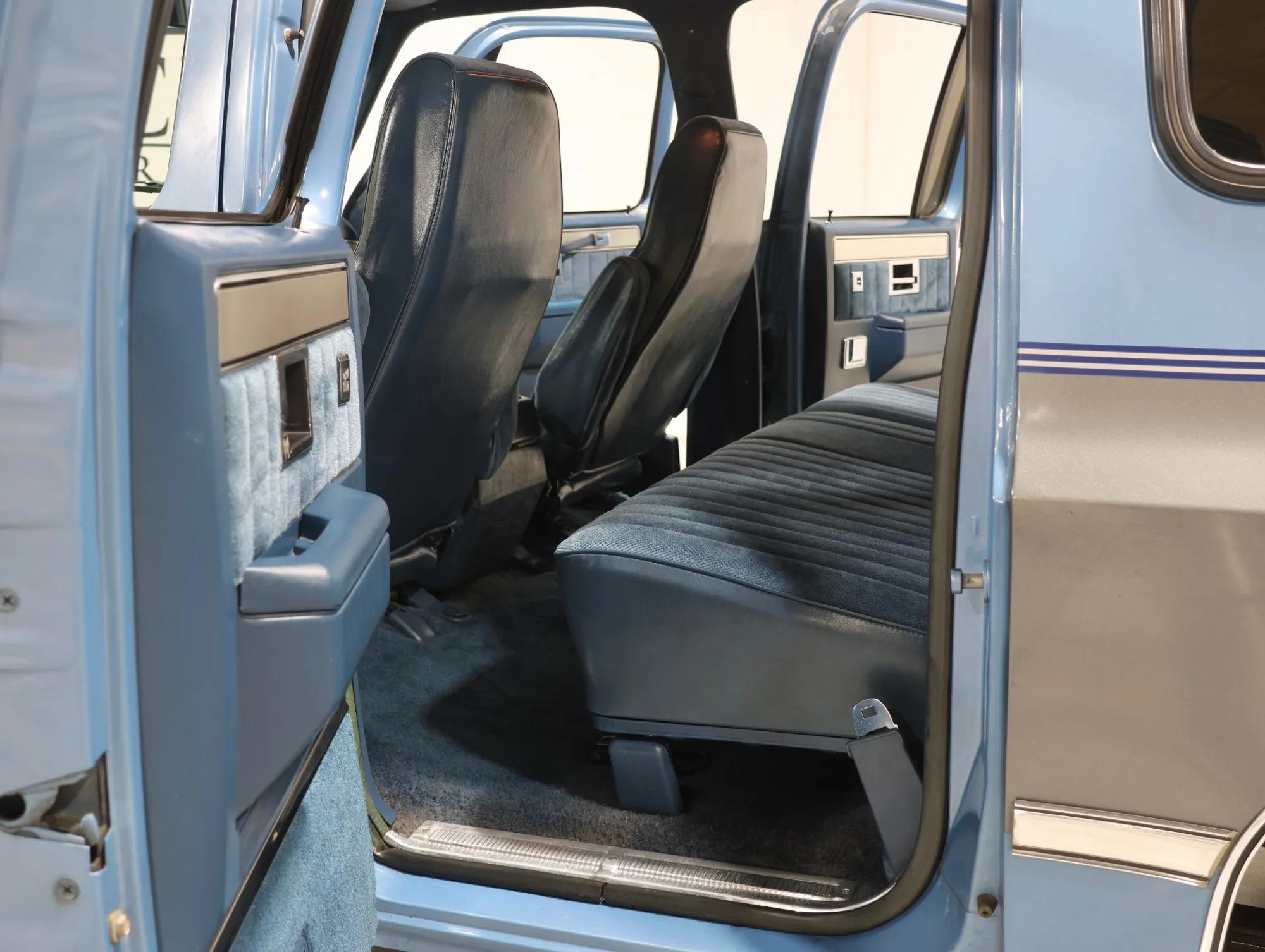 1987 GMC Suburban R1500