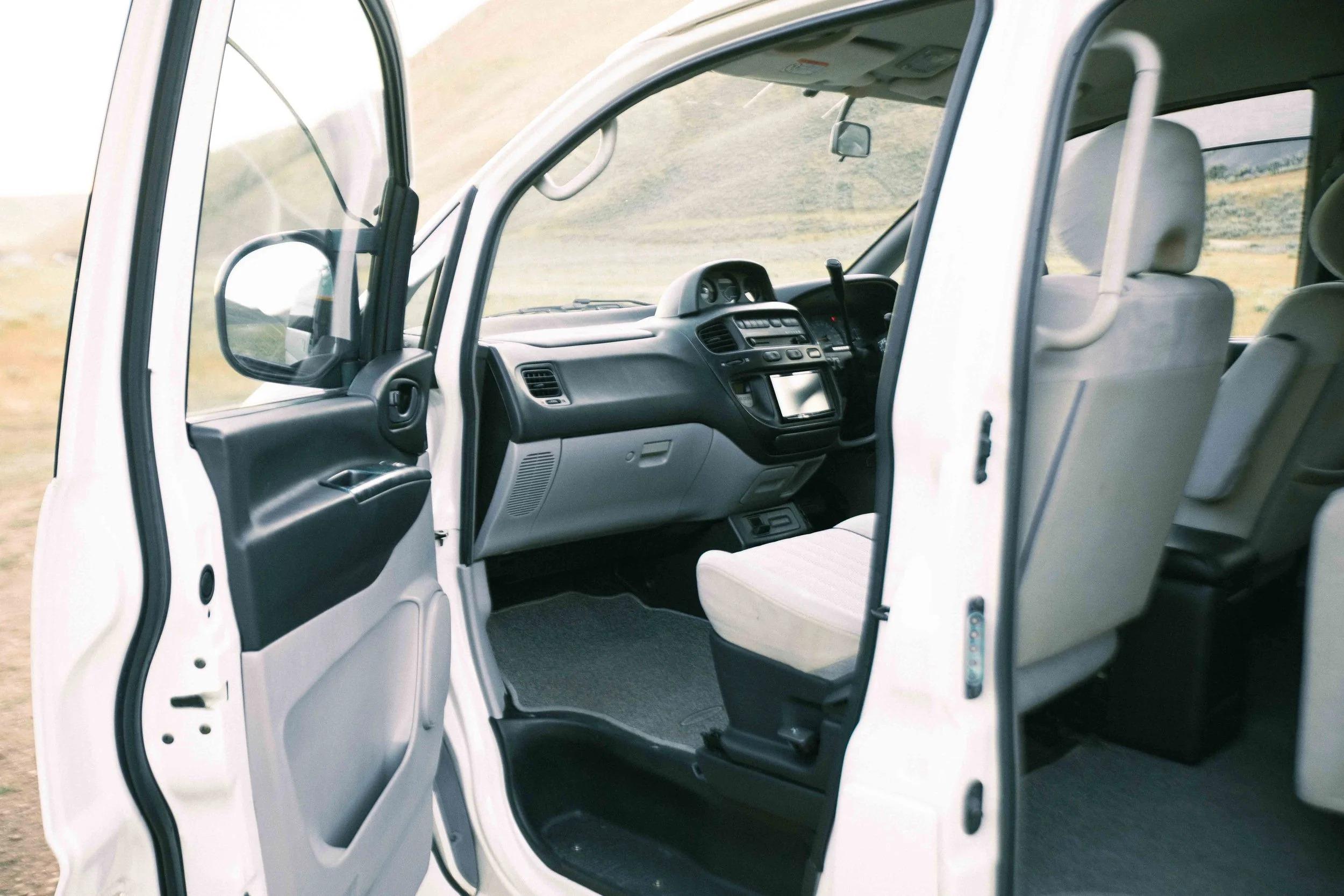 2000 Mitsubishi Delica L400 Space Gear Chamonix