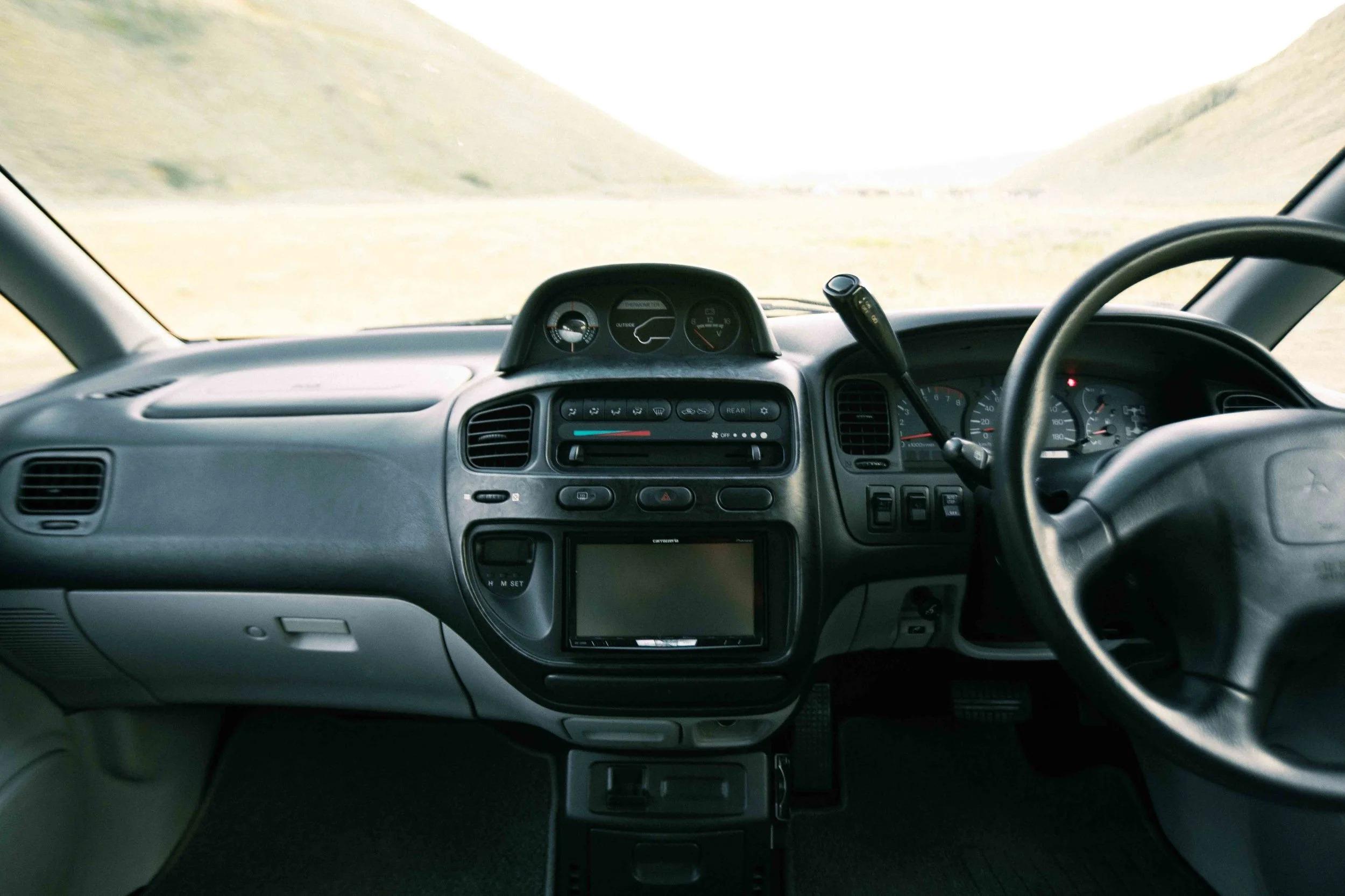 2000 Mitsubishi Delica L400 Space Gear Chamonix