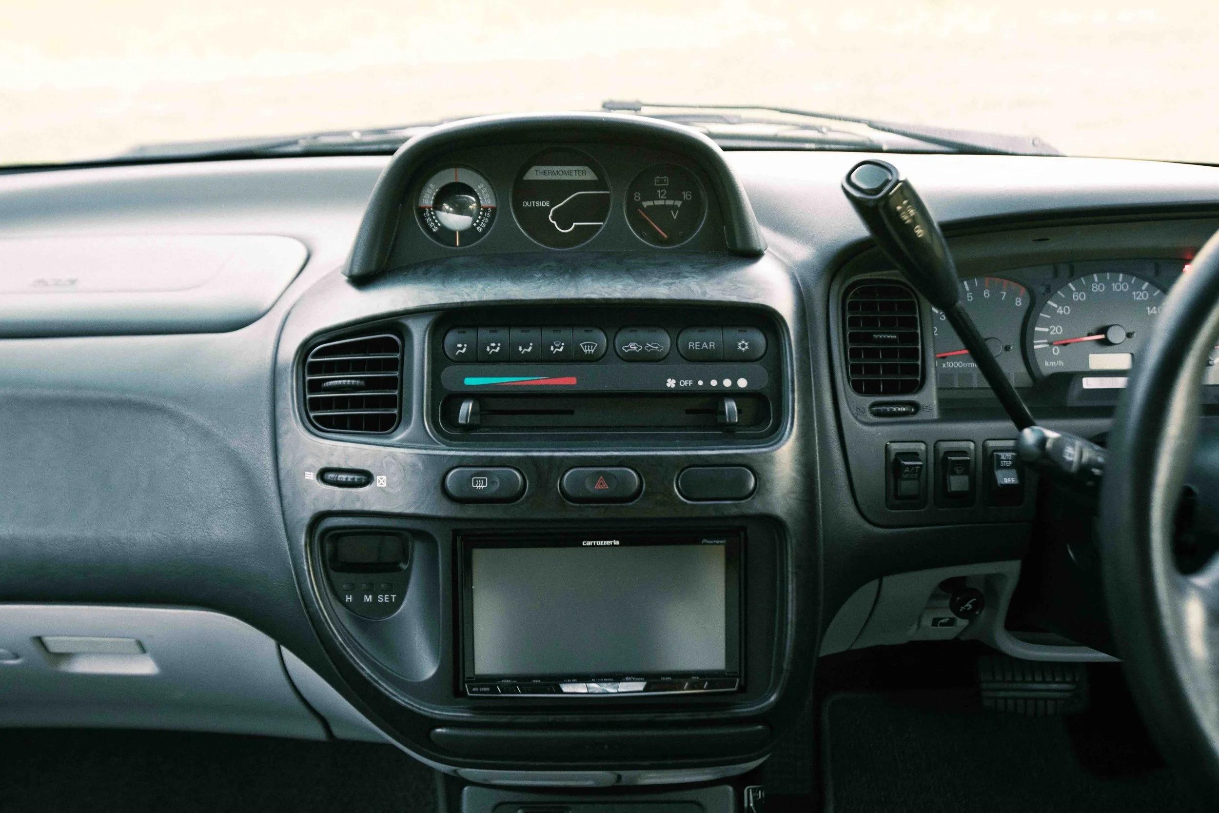 2000 Mitsubishi Delica L400 Space Gear Chamonix