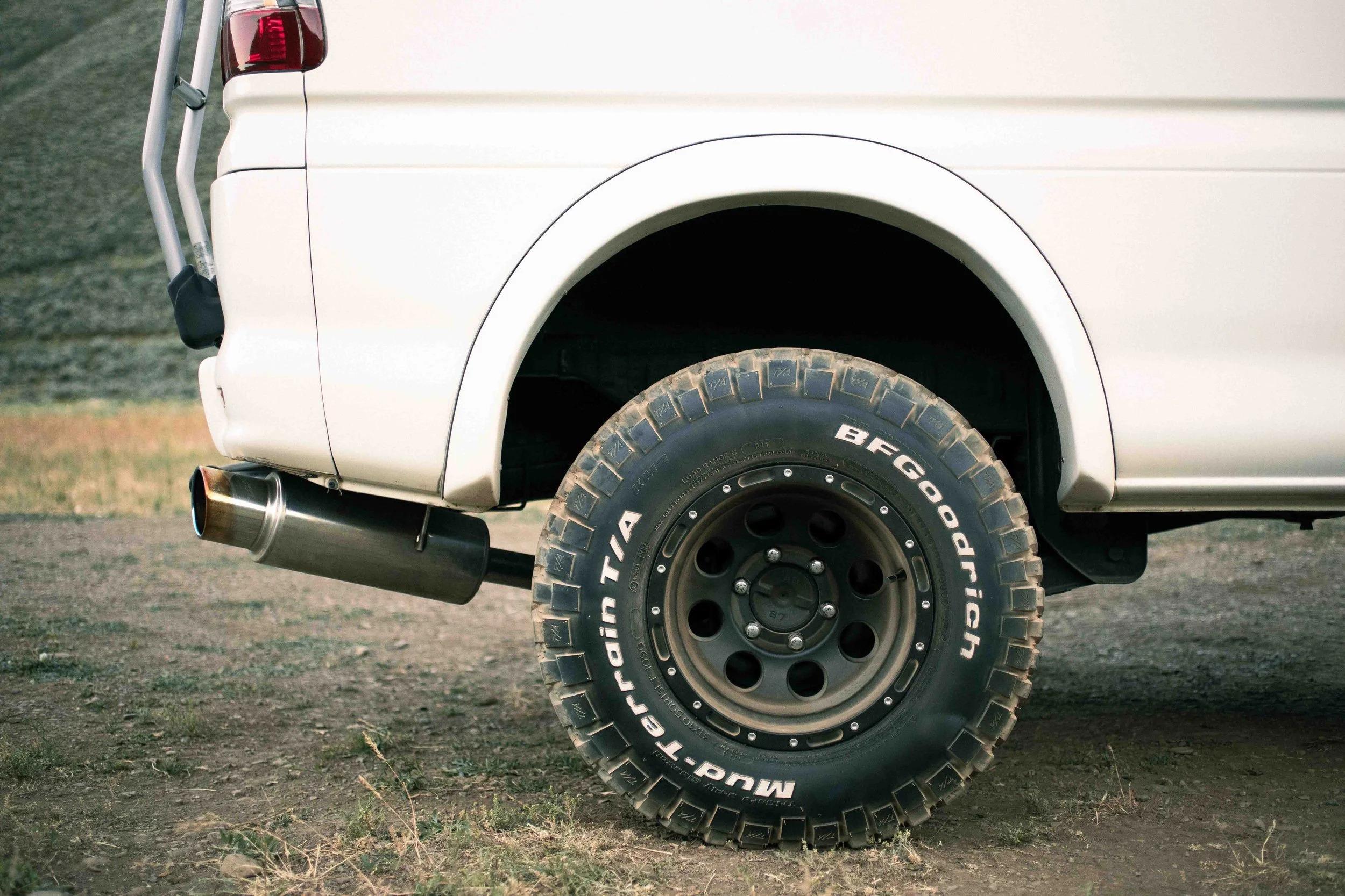 2000 Mitsubishi Delica L400 Space Gear Chamonix