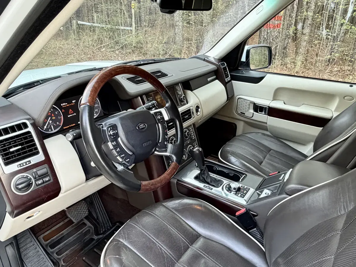 2011 Land Rover Range Rover HSE Luxury
