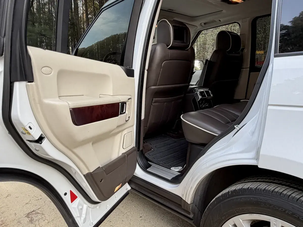 2011 Land Rover Range Rover HSE Luxury