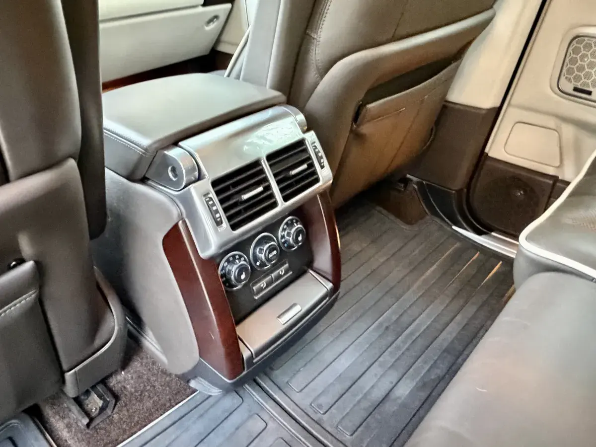 2011 Land Rover Range Rover HSE Luxury