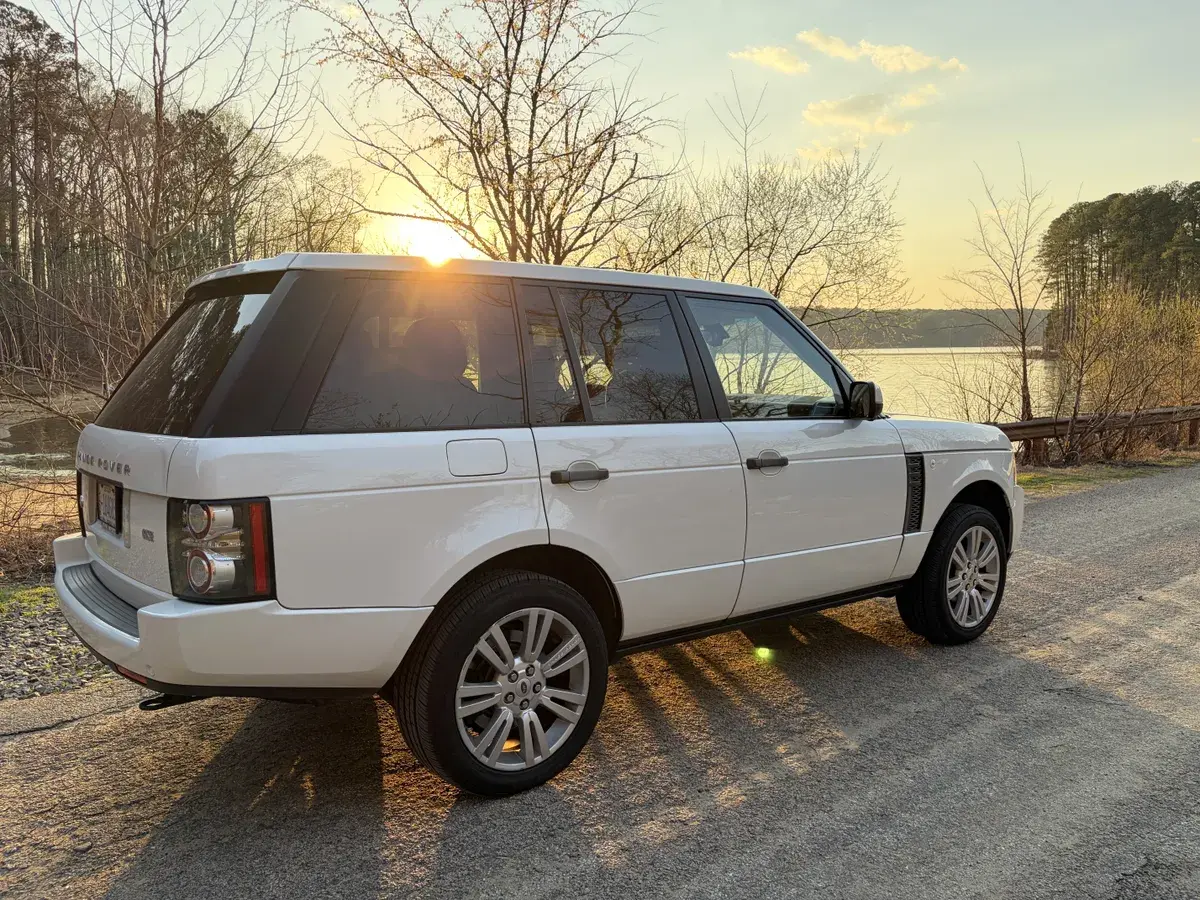 2011 Land Rover Range Rover HSE Luxury