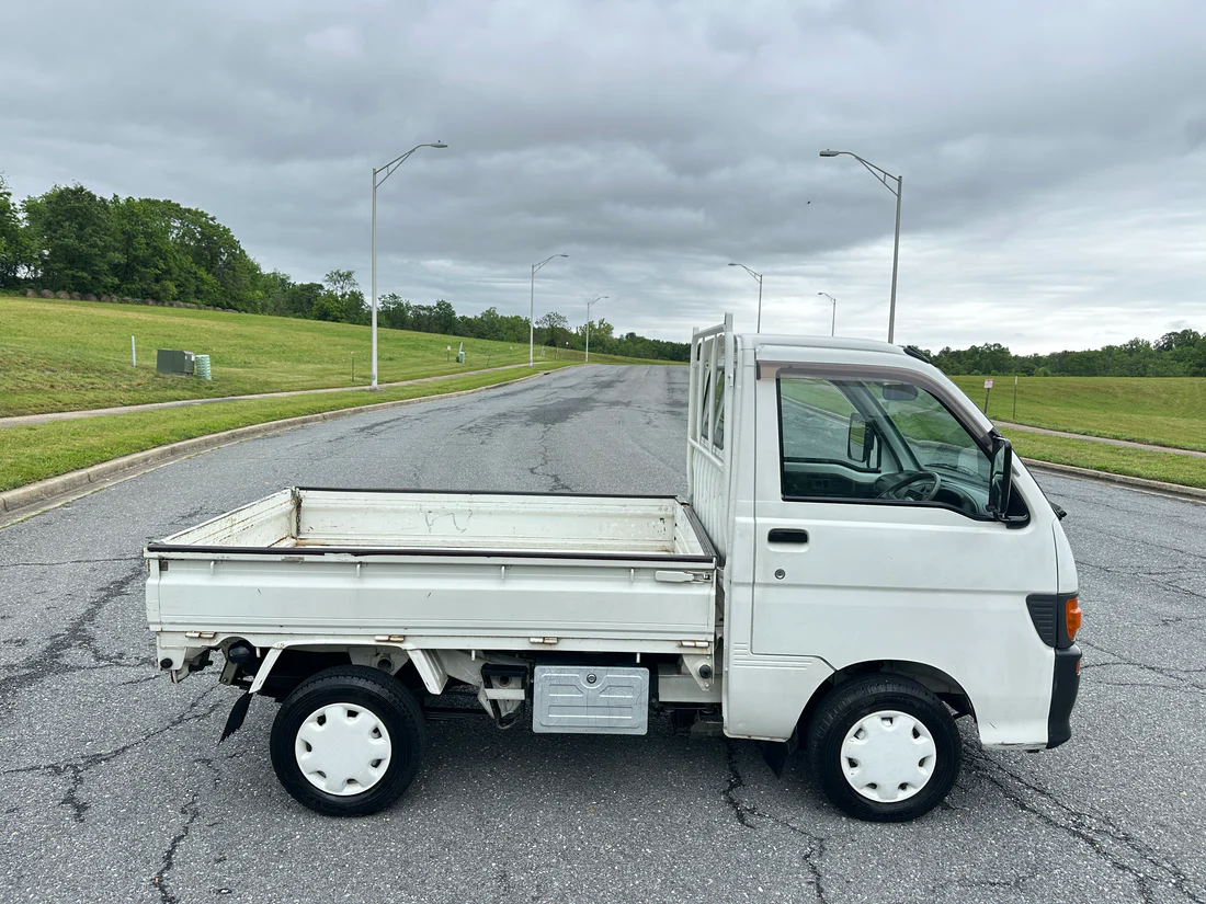 1997 Daihatsu HiJet Dump Truck 4WD - 2