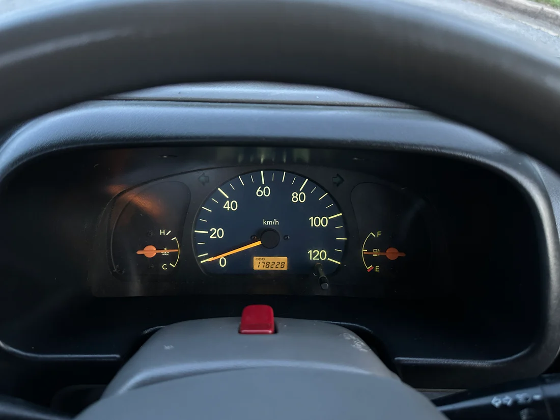 2000 Suzuki Carry 3-Way Dump Truck