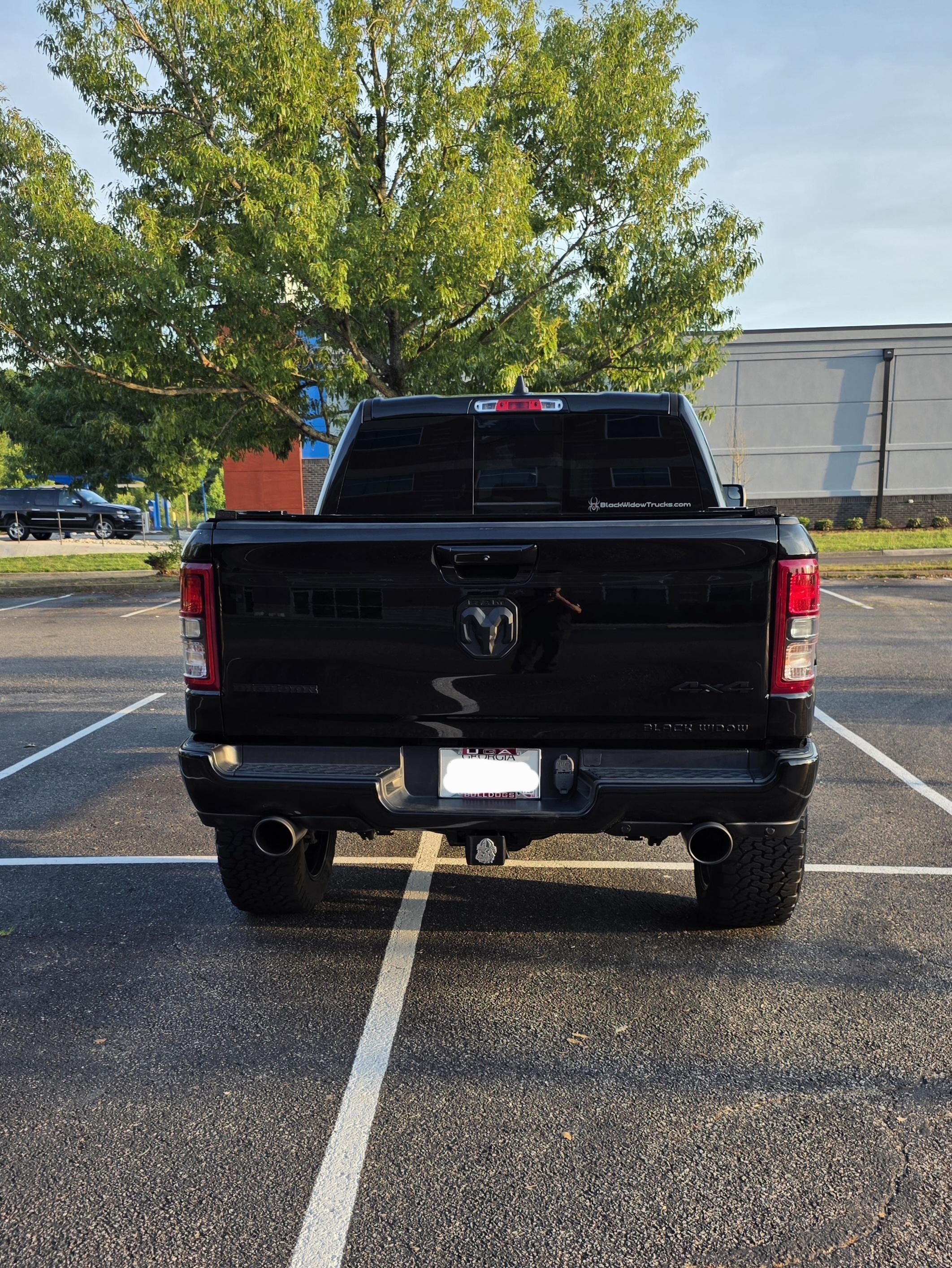 2022 RAM 1500 Big Horn Black Widow - 2