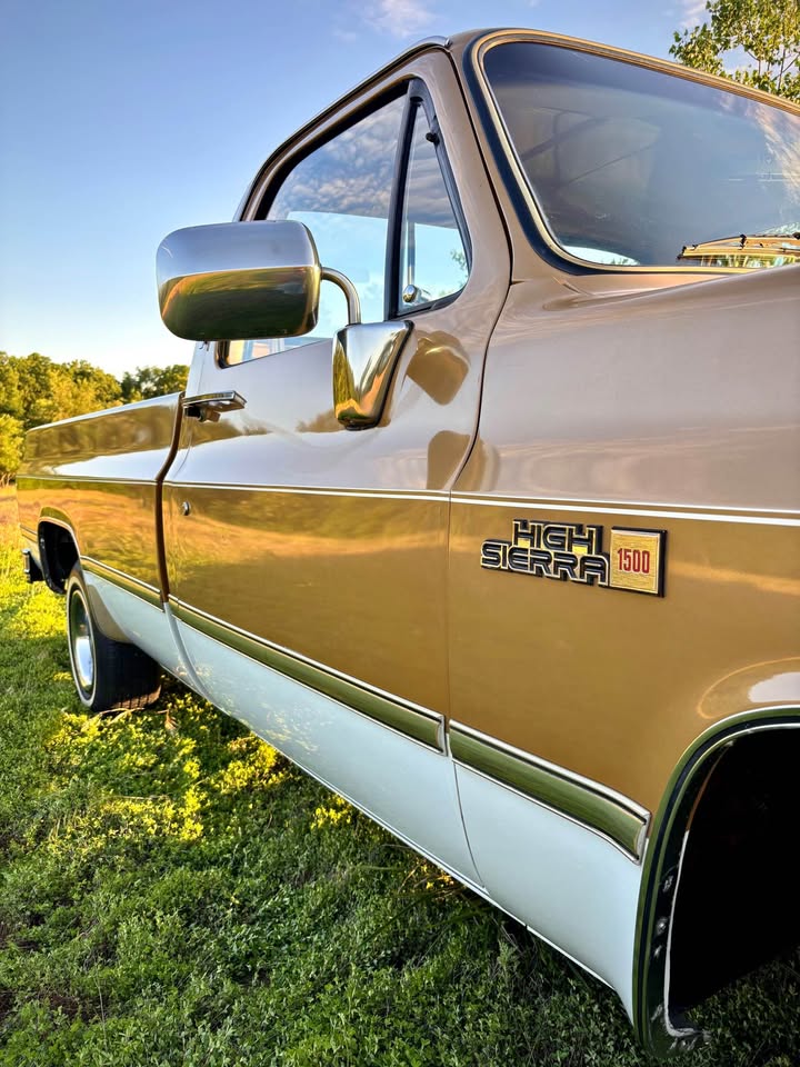 1985 GMC C1500 High Sierra Classic - 4