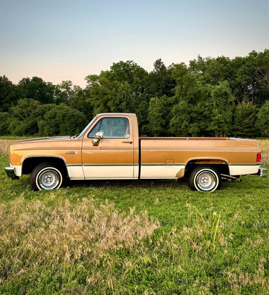 1985 GMC C1500 High Sierra Classic - 2