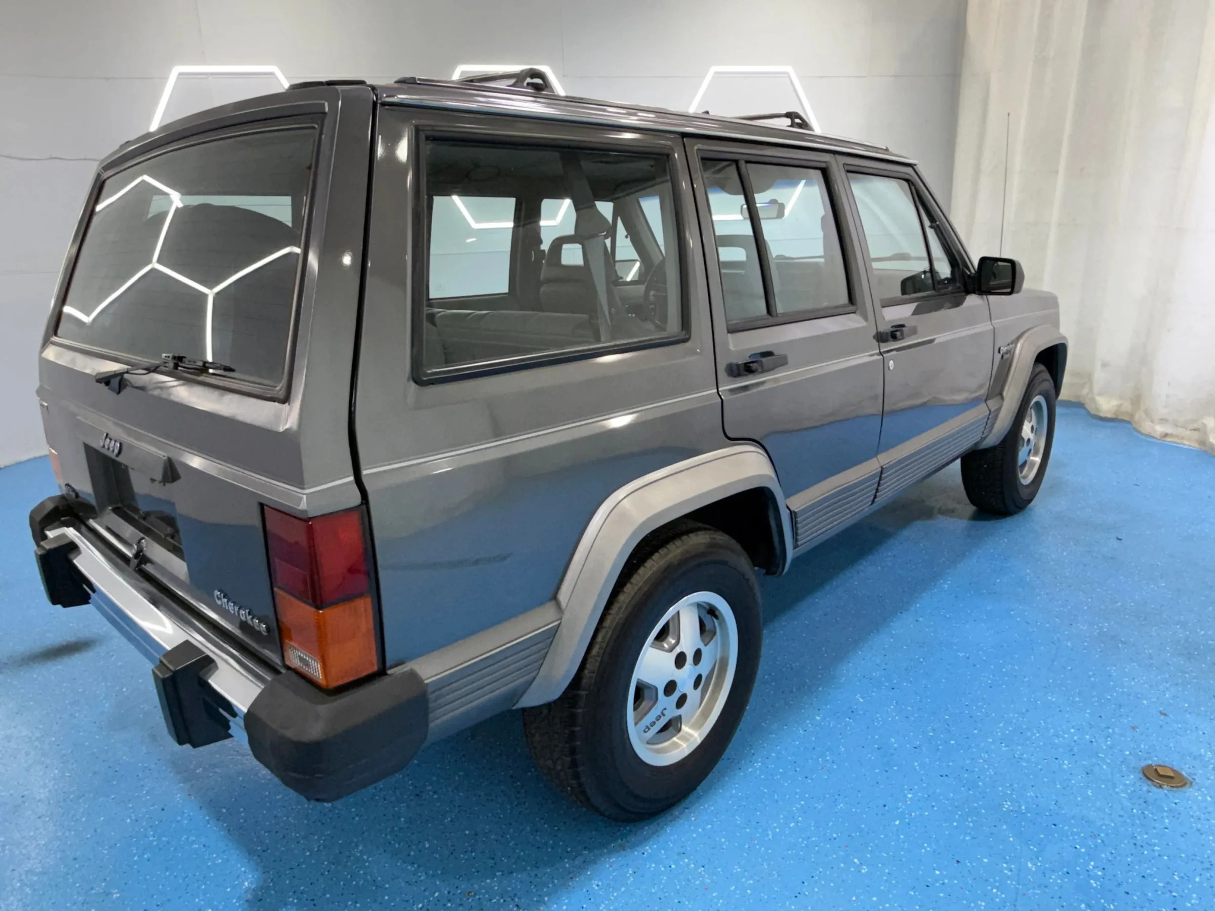 1990 Jeep Cherokee Laredo - 4