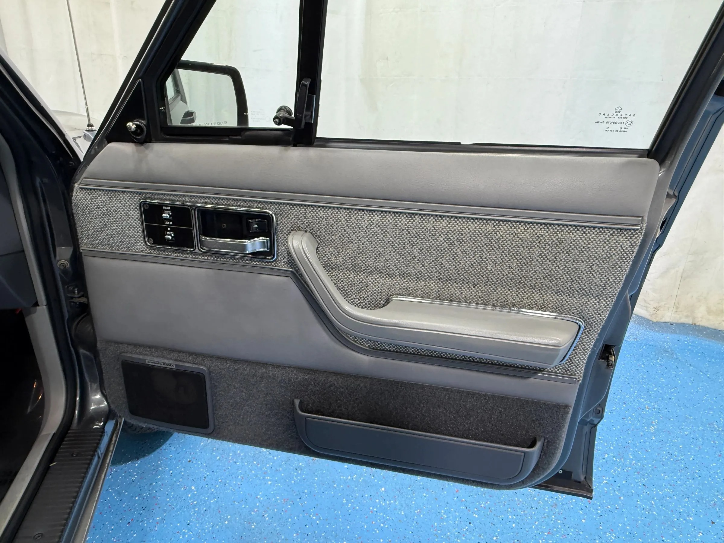1990 Jeep Cherokee Laredo