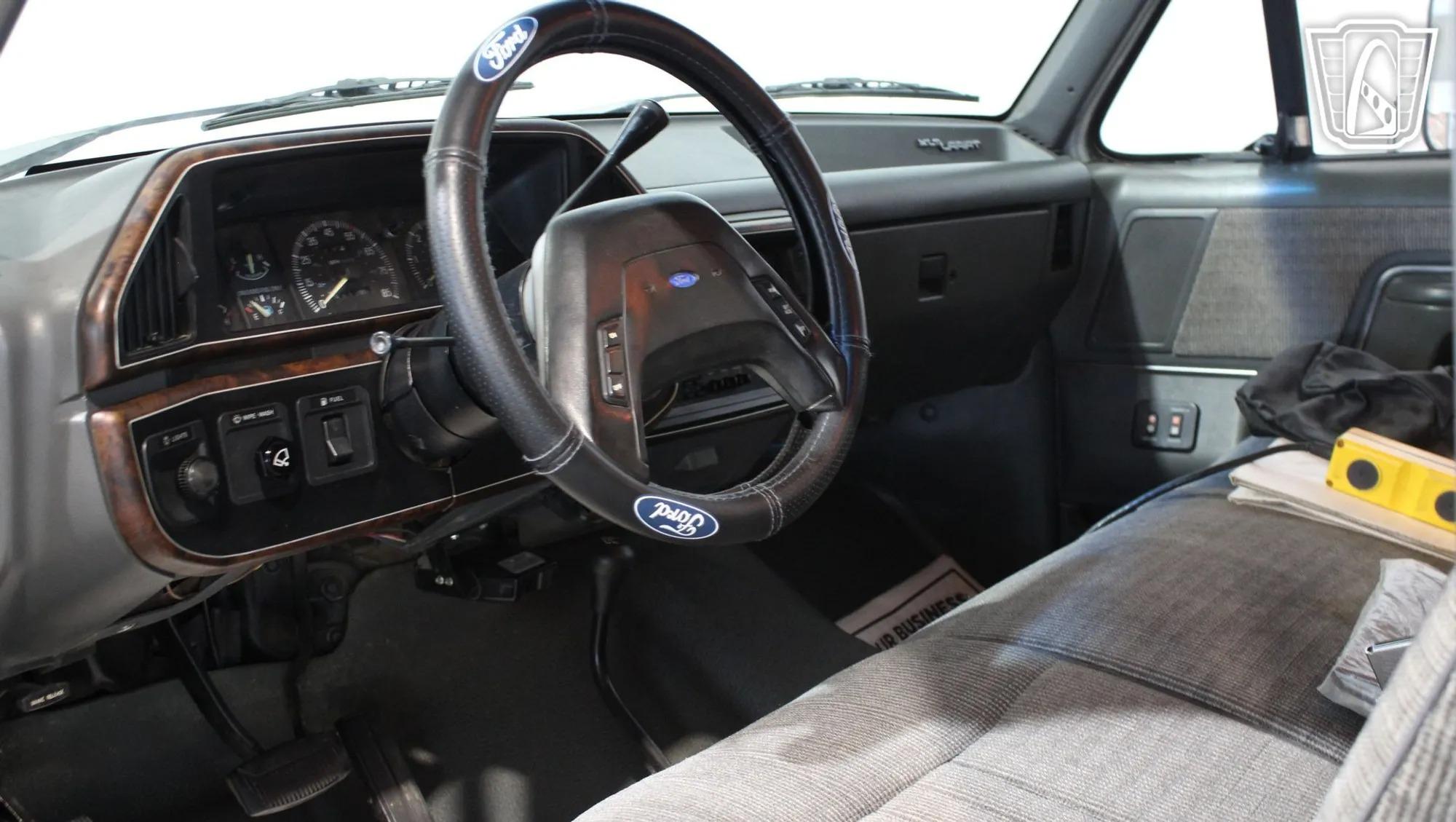1991 Ford F-350 XLT Lariat