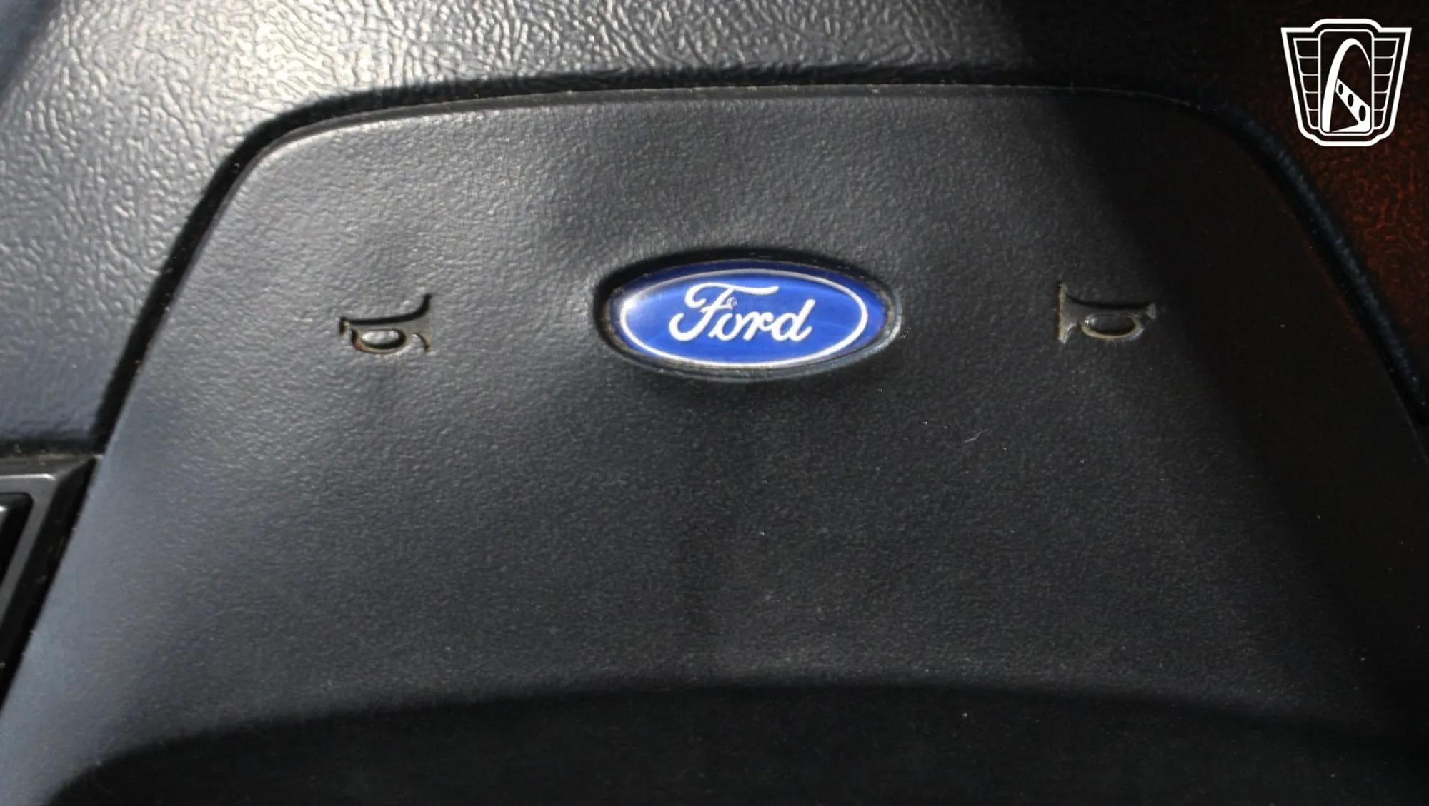 1991 Ford F-350 XLT Lariat