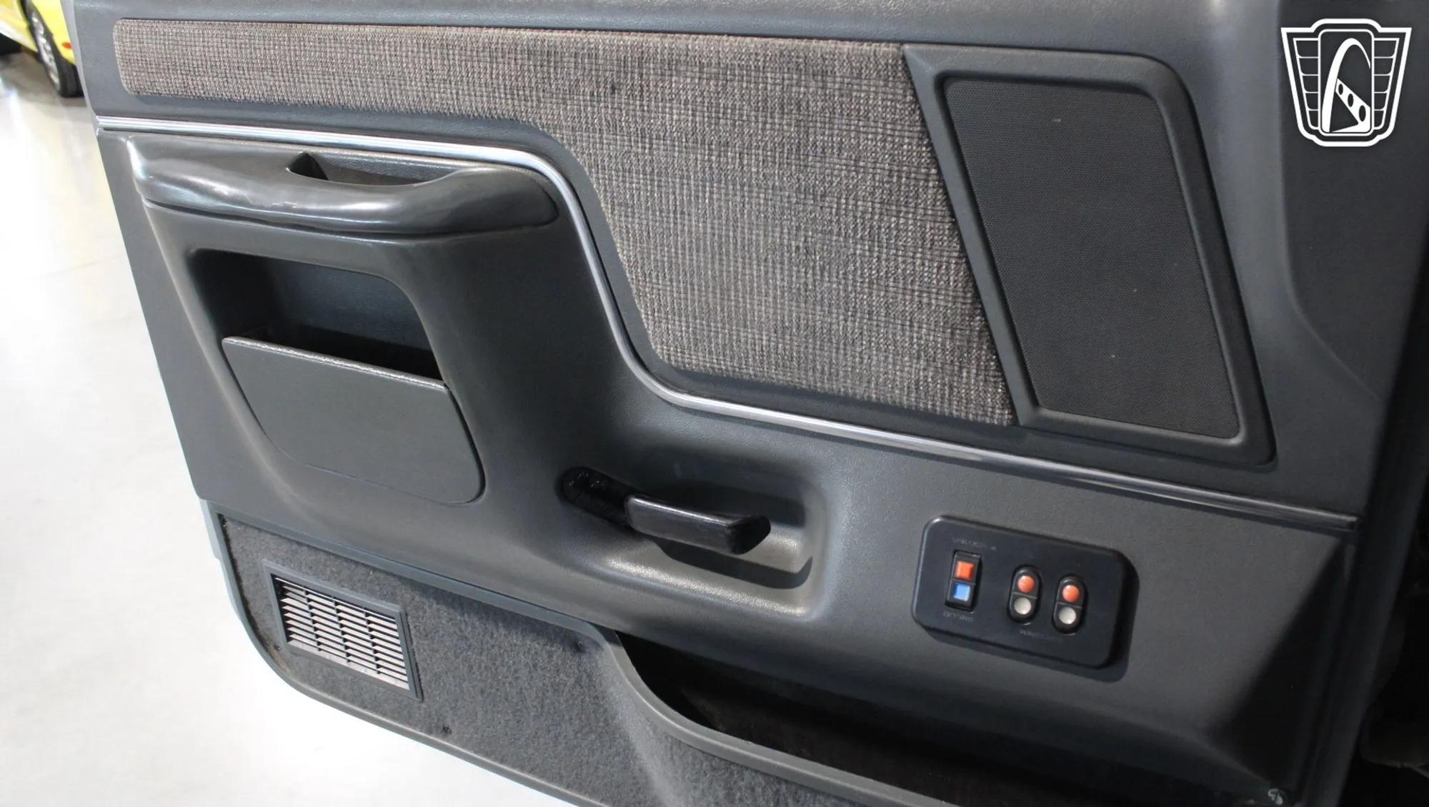 1991 Ford F-350 XLT Lariat