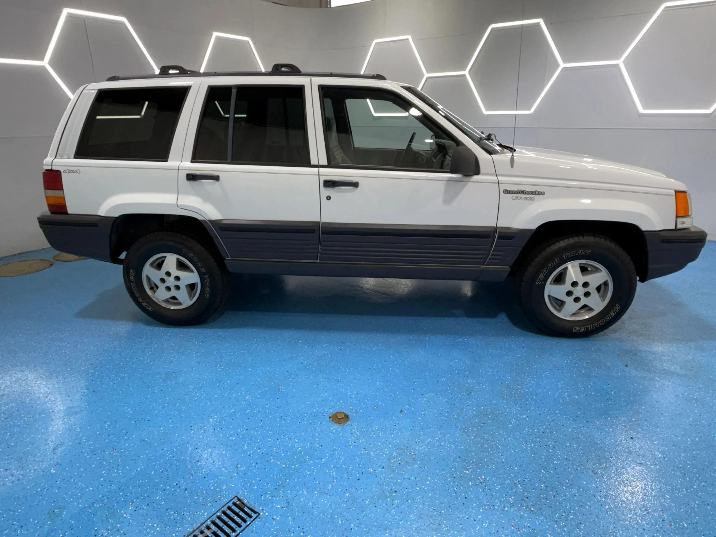 63k-Mile 1995 Jeep Grand Cherokee Laredo - 3
