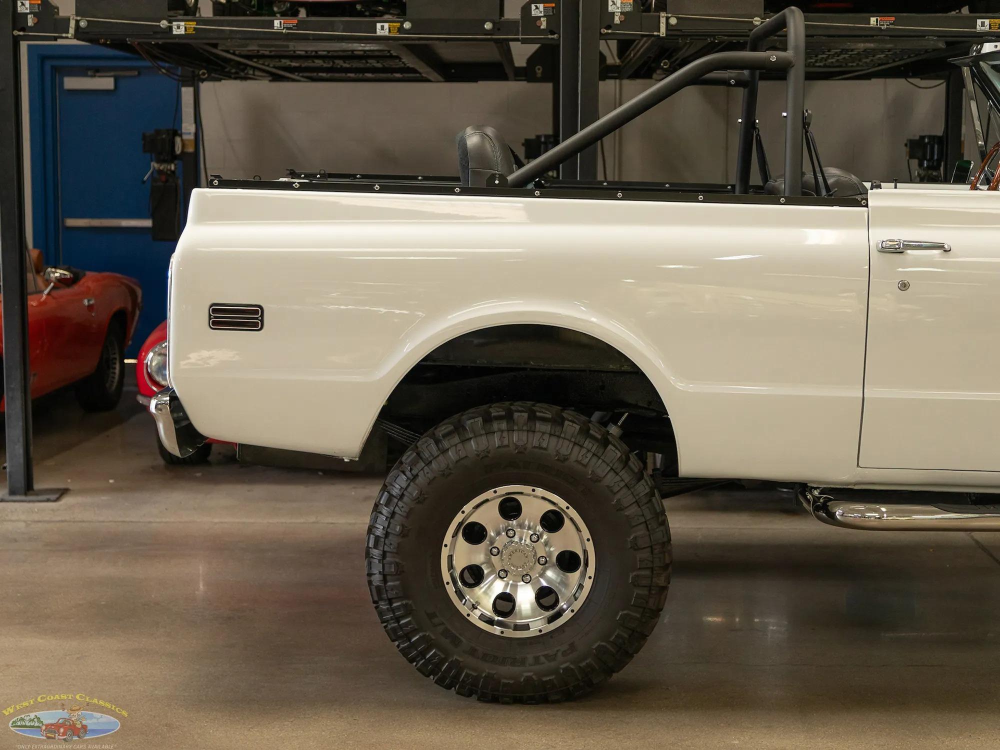 1972 Chevrolet K5 Custom Blazer - 4